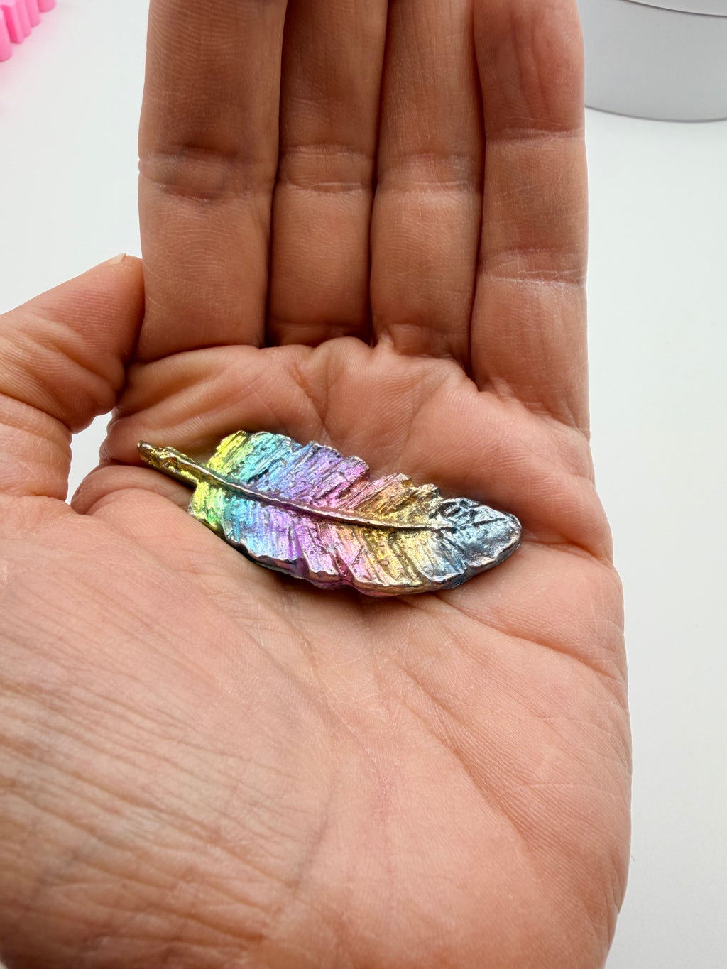 Rainbow Bismuth Feather – 22g