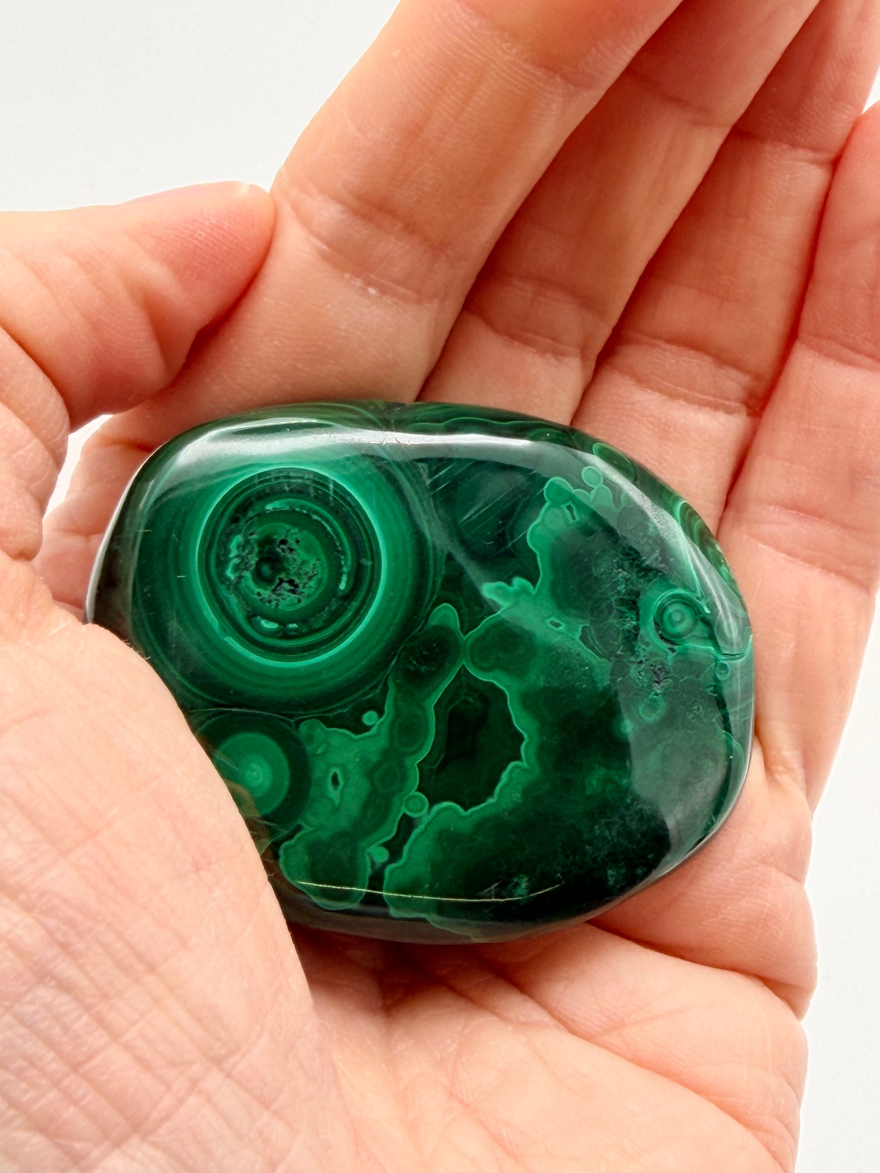 Malachite Polished Palm Stone – 77g Eye Pattern Display Piece