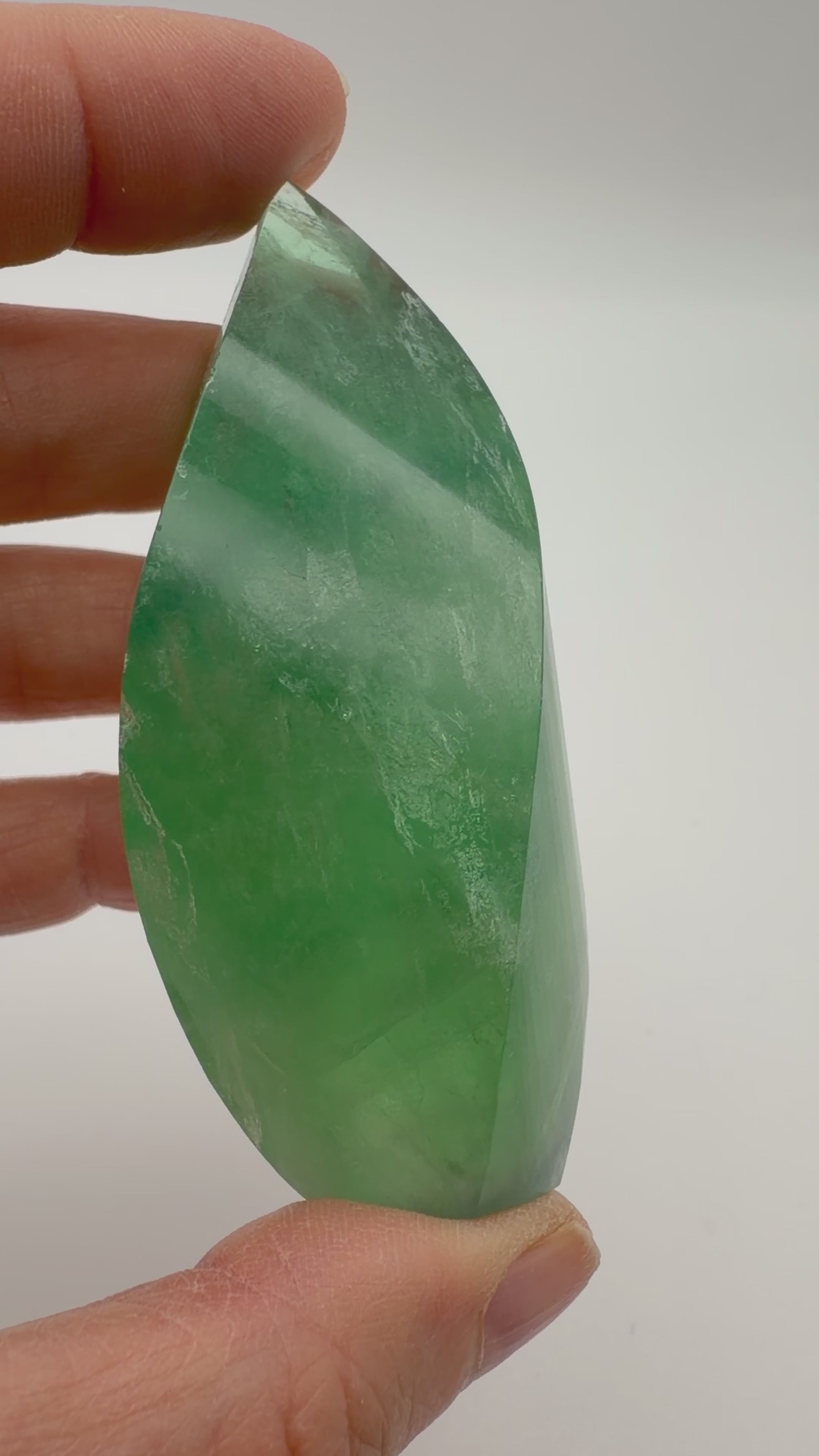 Green Fluorite Flame 111g