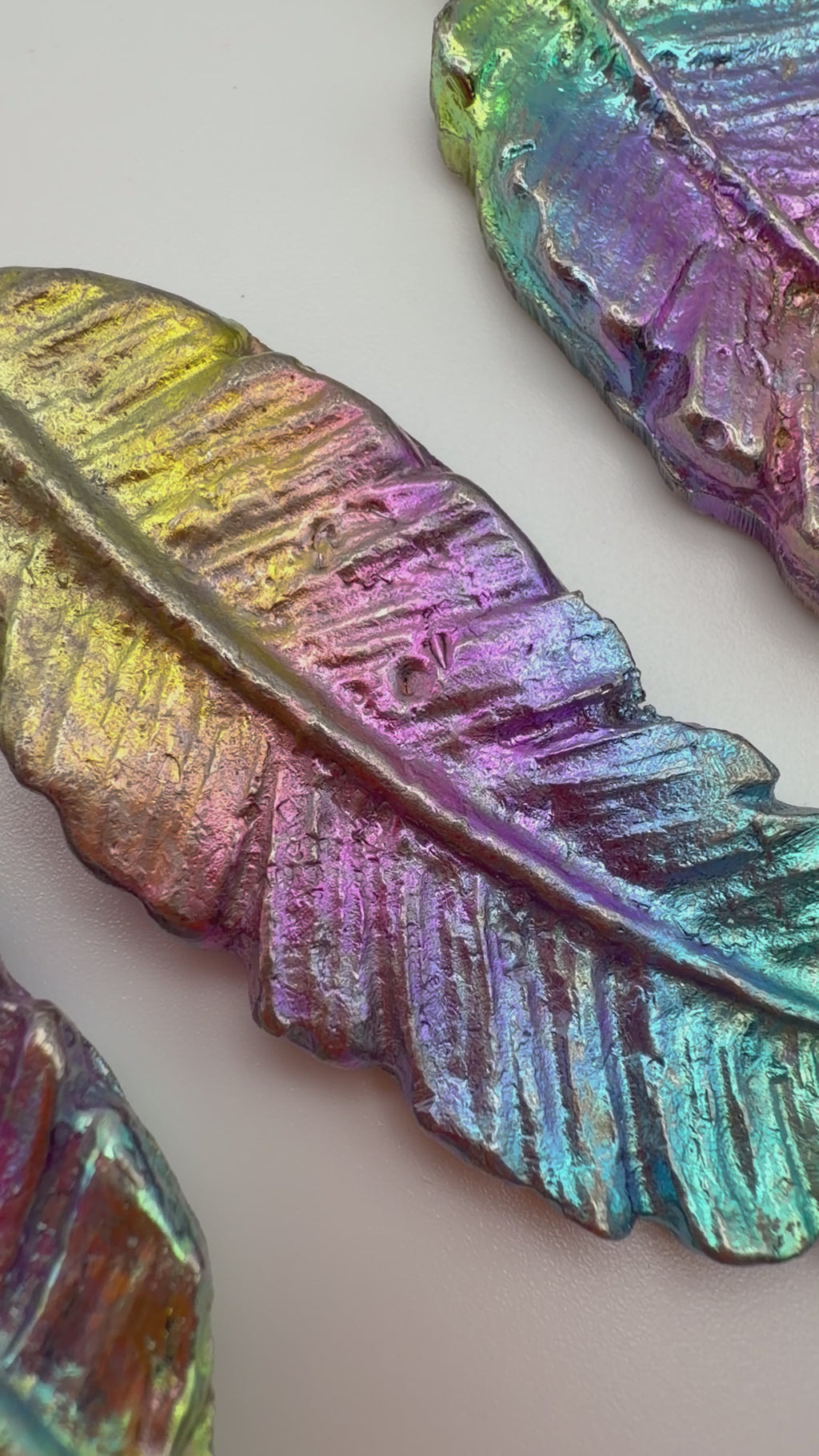 Rainbow Bismuth Feather – 22g