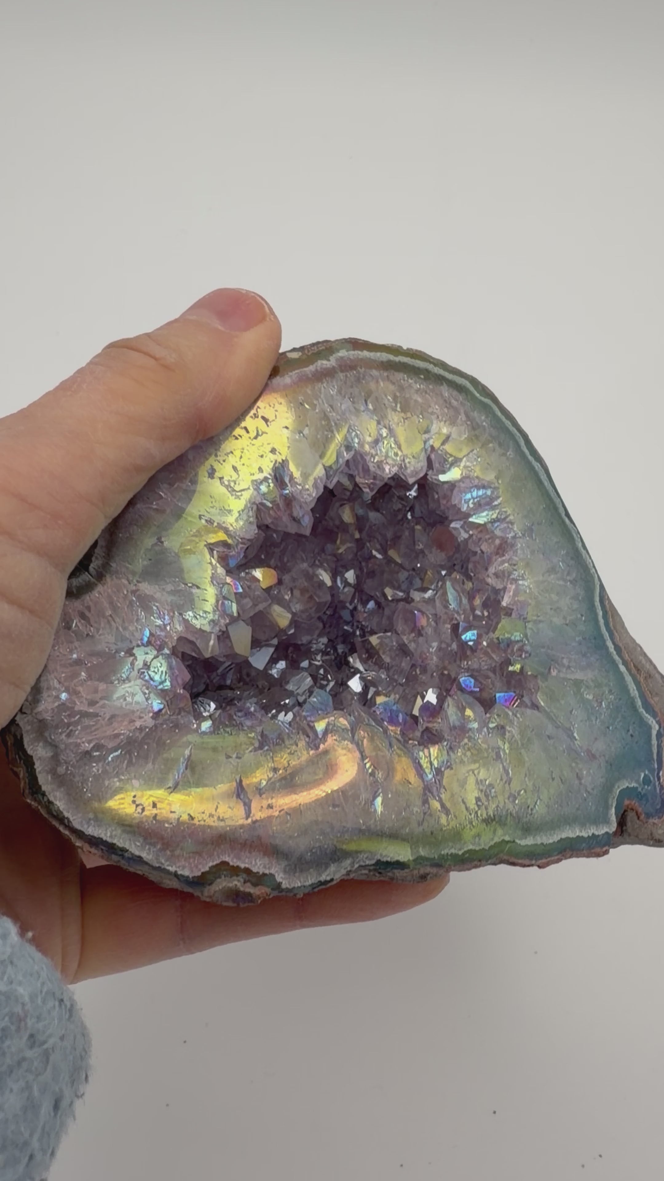 Aura Amethyst Geode – Iridescent Druzy Crystal Cluster (976g) | Watford & St Albans