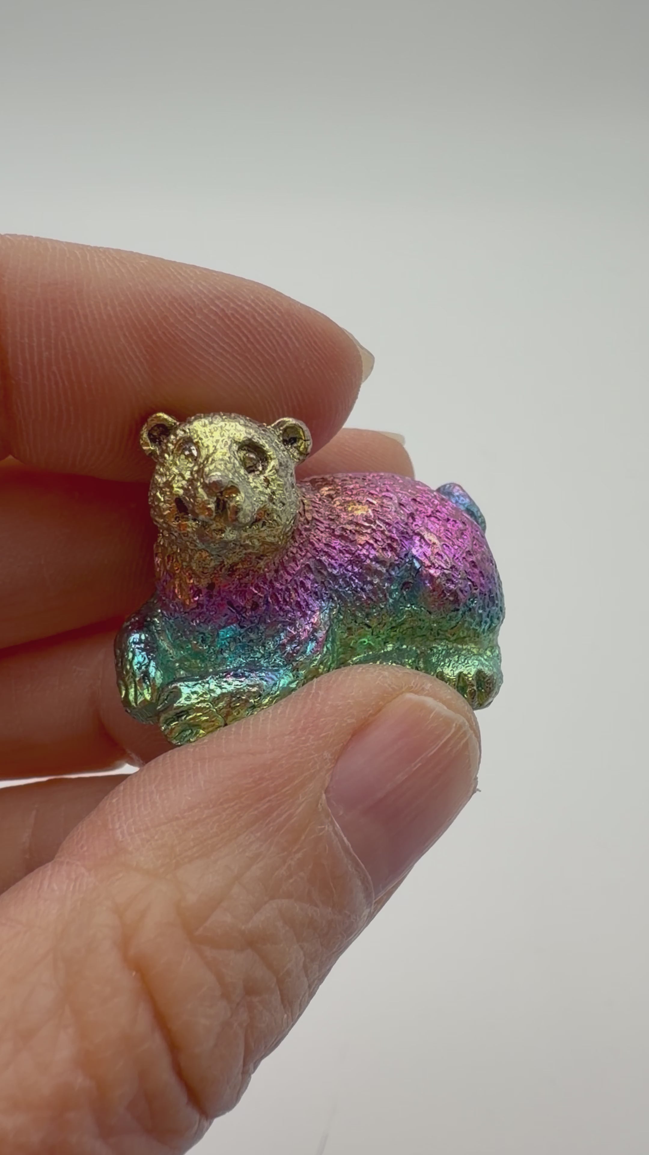 Solid Bismuth Bear Carving – Rainbow Metallic Crystal Animal (50g)