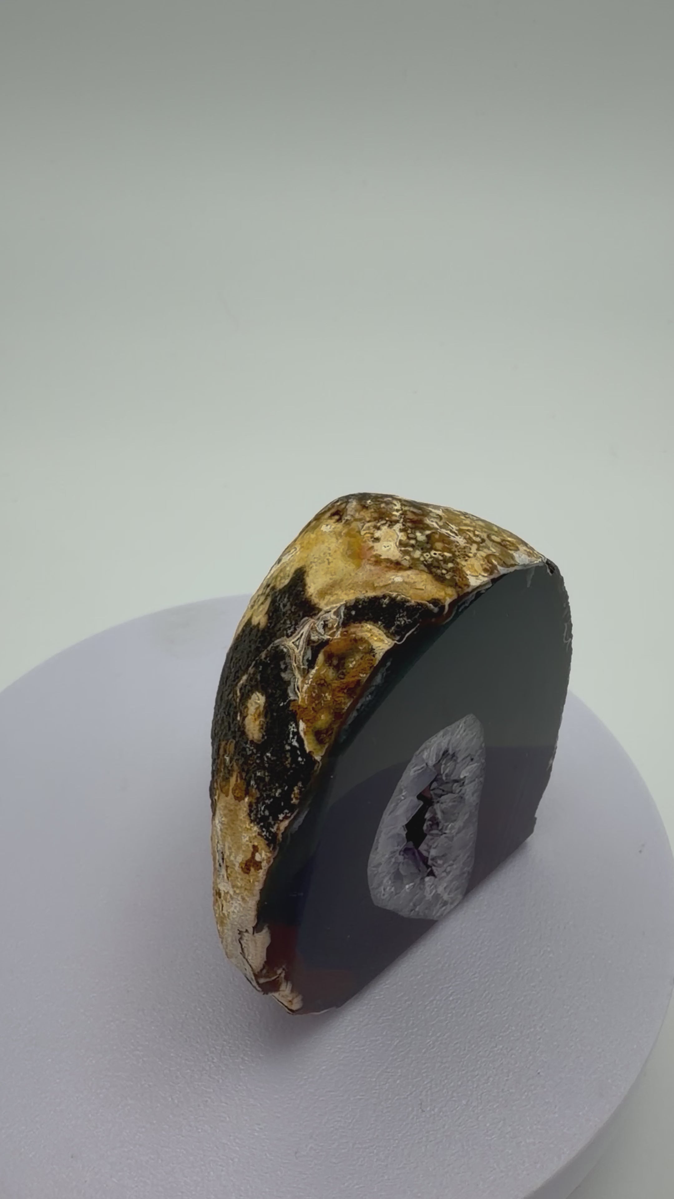 Druzy Agate Geode Freeform – Polished Crystal with Natural Druzy Centre
